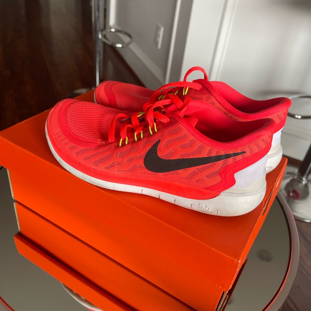 Women Nike size 5 or kids size 3.5